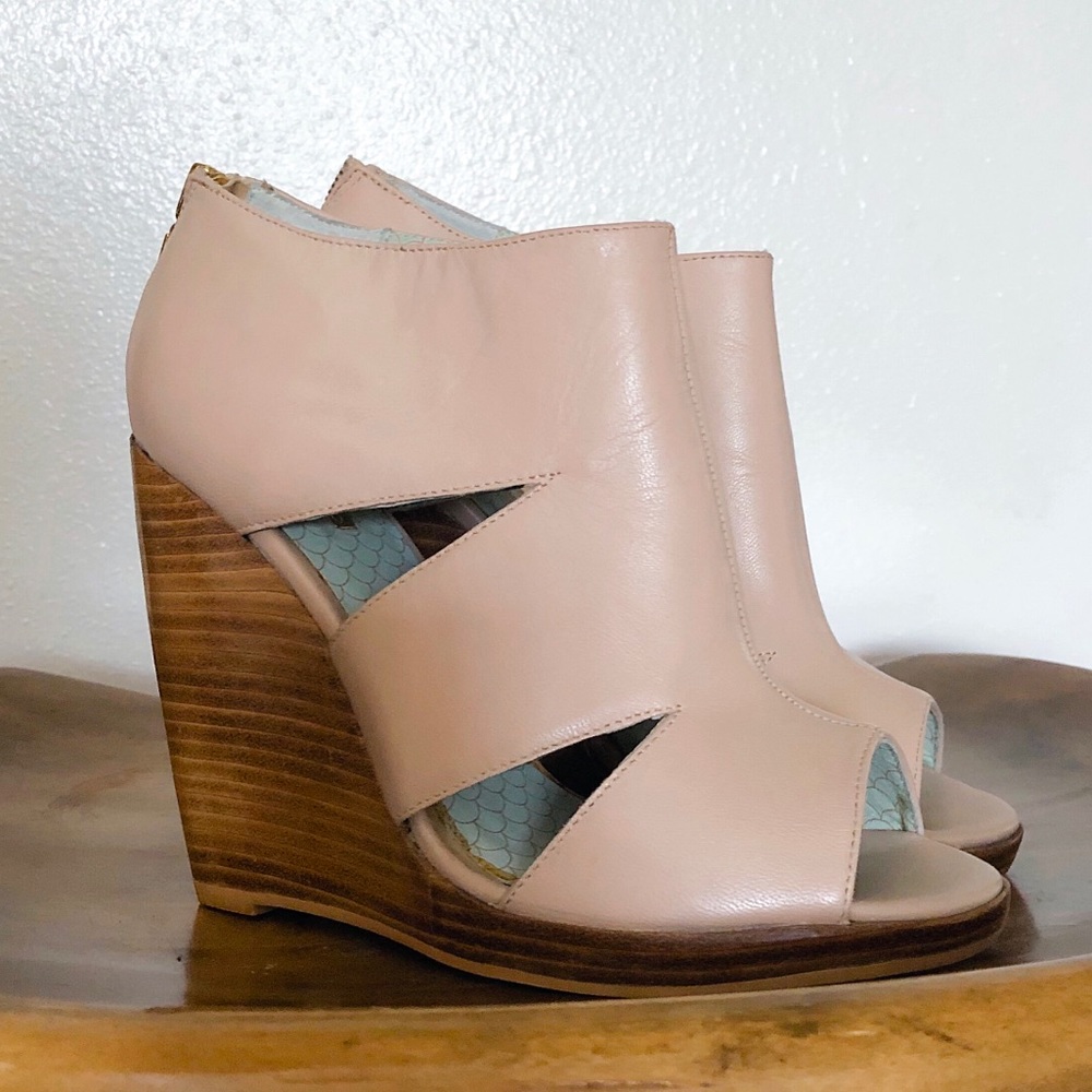 NEW Matilko Wedge